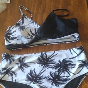 Black & White Palm-Print Asymmetric Bikini Set